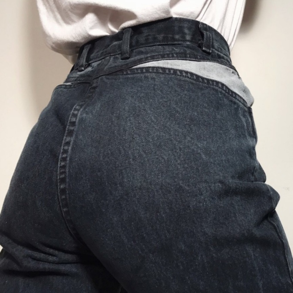 VINTAGE THRIFTED BLACL MOM JEANS